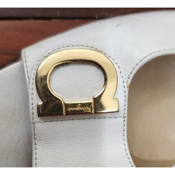 Salvatore Ferragamo White Leather Logo Accent Peep Toe Low Heel Slingbacks 7B - Picture 7 of 12